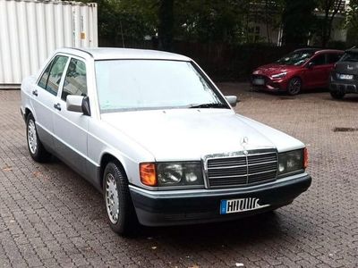 Second-hand Mercedes 190 122 CP (89 kW) 1992 Argintiu Berlinǎ