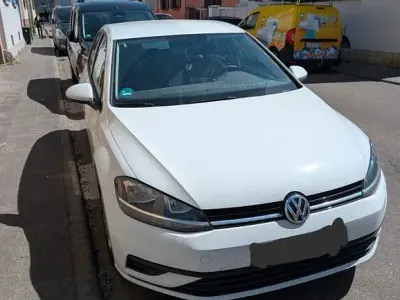 Second-hand VW Golf VII Trendline 110 CP (80 kW) 2017 Alb Berlinǎ