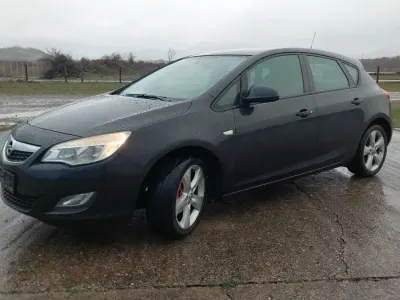 Gebraucht Opel Astra 110 PS (80 kW) 2011 Schwarz Kombi
