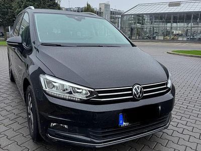 Schwarz Gebraucht 2023 VW Touran Active Van / Kleinbus | 25.900 € (Fairer Preis)