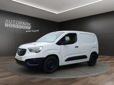 Używany Opel Combo Basis 102 KM (75 kW) 2024 Biały Minivan