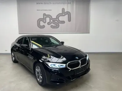 Gebraucht BMW 318 Sport Line 150 PS (110 kW) 2023 Schwarz Limousine