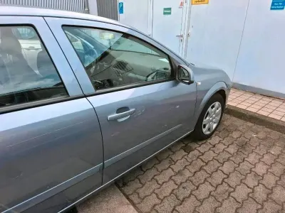 Gebraucht Opel Astra Edition 105 PS (77 kW) 2004 Grau Kleinwagen