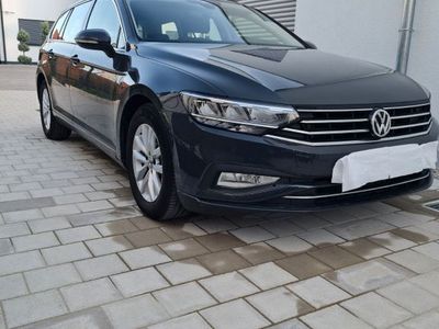 Grau Gebraucht 2020 VW Passat Business Kombi | 20.750 € (Fairer Preis)