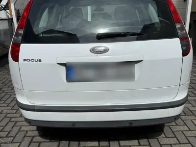 Gebraucht Ford Focus 100 PS (73 kW) 2007 Weiß Kombi