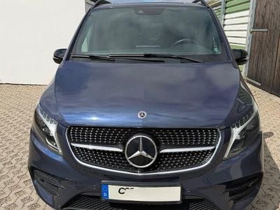 Usata Mercedes V300 AMG 237 CV (174 kW) 2023 Blu Monovolume
