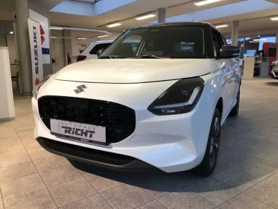 Usata Suzuki Swift Comfort+ 83 CV (61 kW) 2025 Bianco Utilitaria