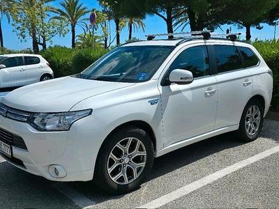 Gebraucht Mitsubishi Outlander P-HEV 198 PS (145 kW) 2013 Weiß SUV