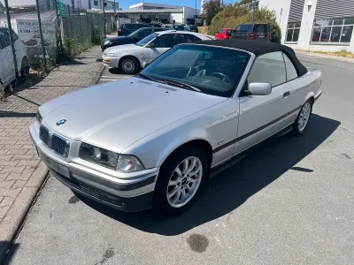 Gebraucht BMW 318 Cabriolet 116 PS (85 kW) 1998 Silber Cabrio