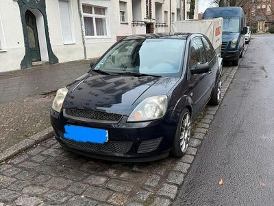 Gebraucht Ford Fiesta 60 PS (44 kW) 2007 Blau Kleinwagen