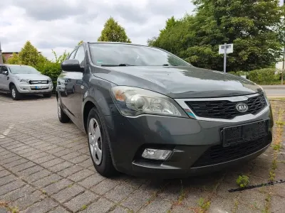 Gebraucht Kia Ceed Edition 7 90 PS (66 kW) 2011 Grau Kleinwagen