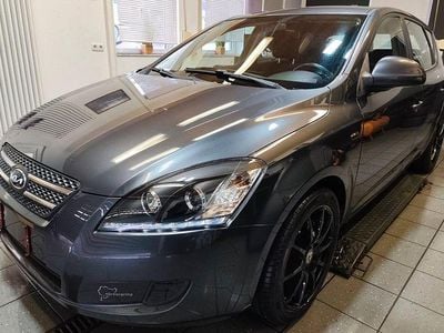 Grau Gebraucht 2009 Kia Ceed LX Kleinwagen | 4.990 € (Etwas zu teuer)