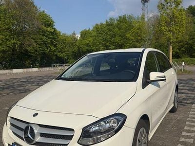 Usata Mercedes B180 Style 122 CV (89 kW) 2015 Bianco Monovolume