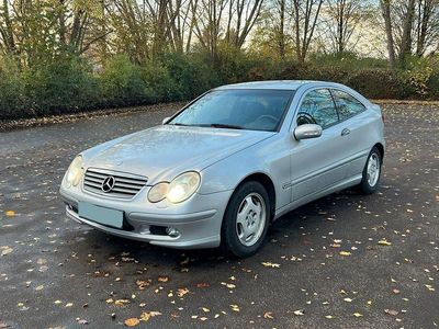 Silber Gebraucht 2003 Mercedes C180 Limousine | 2.900 € (Teuer)