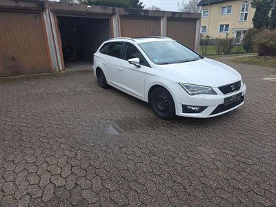 Weiß Gebraucht 2016 Seat Leon ST FR Kombi | 11.500 € (Fairer Preis)