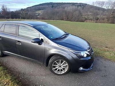 Gebraucht Toyota Avensis Executive 177 PS (130 kW) 2012 Kombi