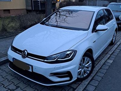 Gebraucht VW Golf VII Highline 150 PS (110 kW) 2019 Weiß Limousine