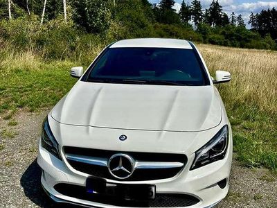 Gebraucht Mercedes CLA180 Shooting Brake 122 PS (89 kW) 2017 Kombi