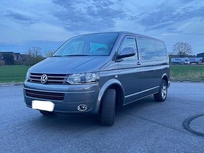 Usata VW Caravelle 179 CV (131 kW) 2010 Grigio Berlina