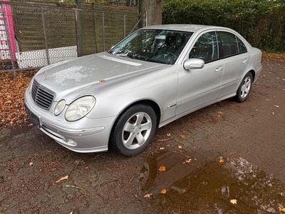 Gebraucht Mercedes E240 Avantgarde 177 PS (130 kW) 2002 Silber Limousine