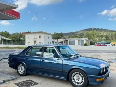 Używany BMW M5 Performance 286 KM (210 kW) 1987 Niebieski Sedan/Limuzyna
