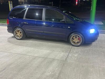 Gebraucht VW Sharan 186 PS (136 kW) 2003 Blau Van / Kleinbus