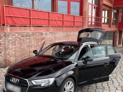gebraucht Audi A3 Sportback Sport 2.0 TDI mit digitaler Tachoanzeige