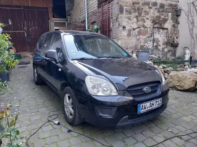Używany Kia Carens Basis 144 KM (105 kW) 2009 Minivan