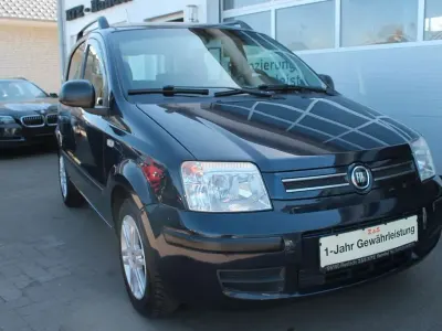 Usata Fiat Panda Dynamic 69 CV (50 kW) 2011 Blu Utilitaria