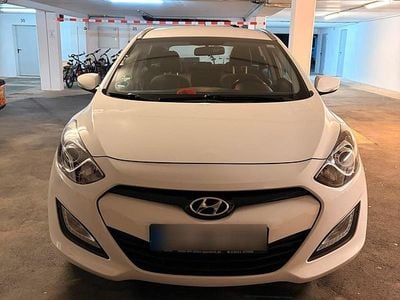 Gebraucht Hyundai i30 110 PS (80 kW) 2013 Weiß Kombi