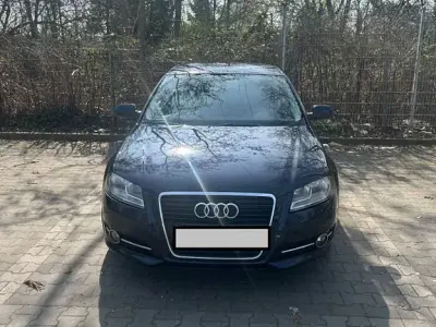 Gebraucht Audi A3 105 PS (77 kW) 2011 Blau Kleinwagen