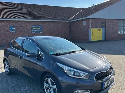 Gebraucht Kia Ceed 110 PS (80 kW) 2015 Grau Kleinwagen