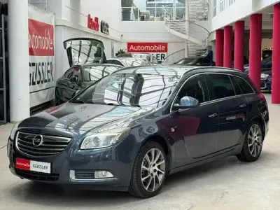 Gebraucht Opel Insignia Cosmo 140 PS (102 kW) 2009 Blau Kombi