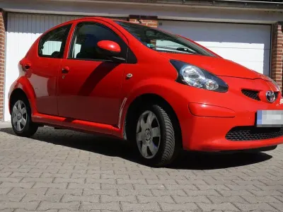 Gebraucht Toyota Aygo Cool 68 PS (50 kW) 2007 Rot Kleinwagen