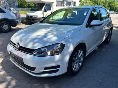Gebraucht VW Golf VII 110 PS (80 kW) 2016 Weiß Limousine