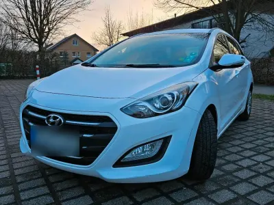 Gebraucht Hyundai i30 110 PS (80 kW) 2017 Weiß Kombi