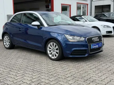 Gebraucht Audi A1 Attraction 122 PS (89 kW) 2013 Blau Kleinwagen