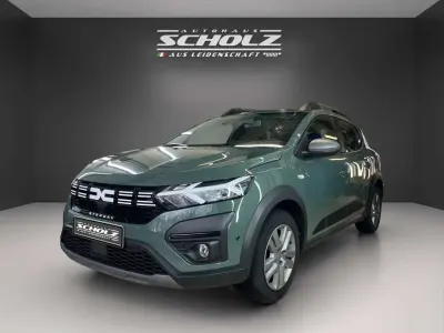 Usata Dacia Sandero 91 CV (66 kW) 2023 Verde Utilitaria