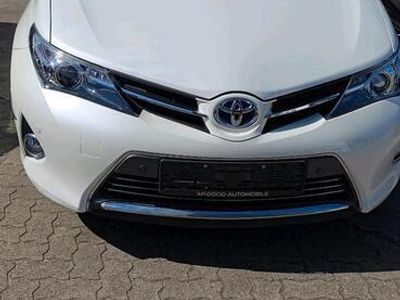 Toyota Auris Hybrid