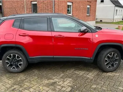 Gebraucht Jeep Compass 170 PS (125 kW) 2019 Rot SUV