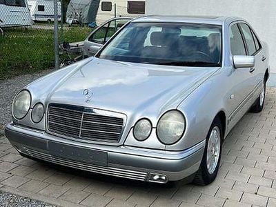 Mercedes E240