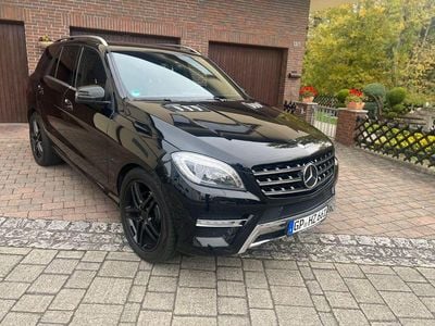 Schwarz Gebraucht 2013 Mercedes ML350 AMG line SUV | 15.400 € (Etwas zu teuer)