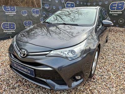 Gebraucht Toyota Avensis Comfort 147 PS (108 kW) 2015 Grau Kombi