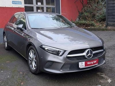 Gebraucht Mercedes A180 116 PS (85 kW) 2022 Mountaingrau Limousine