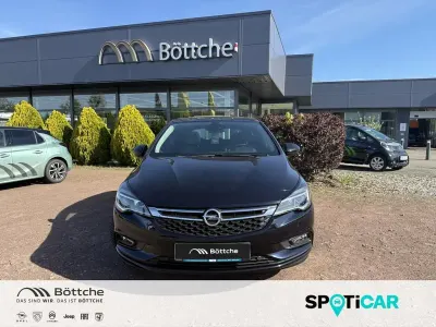 Używany Opel Astra Innovation 150 KM (110 kW) 2019 Niebieski Sedan/Limuzyna