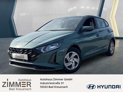 Neu Hyundai i20 Select 101 PS (74 kW) 2025 Grün Kleinwagen