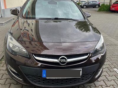 Usata Opel Astra Active 120 CV (88 kW) 2013 Marrone Station wagon