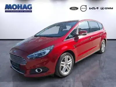 Gebraucht Ford S-MAX Titanium 241 PS (177 kW) 2017 Rot Van / Kleinbus