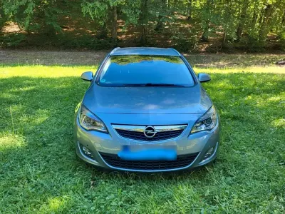 Gebraucht Opel Astra 164 PS (120 kW) 2012 Grau Kombi