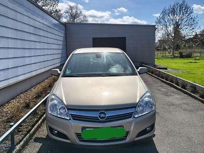 Usata Opel Astra Edition 116 CV (85 kW) 2009 Beige Utilitaria